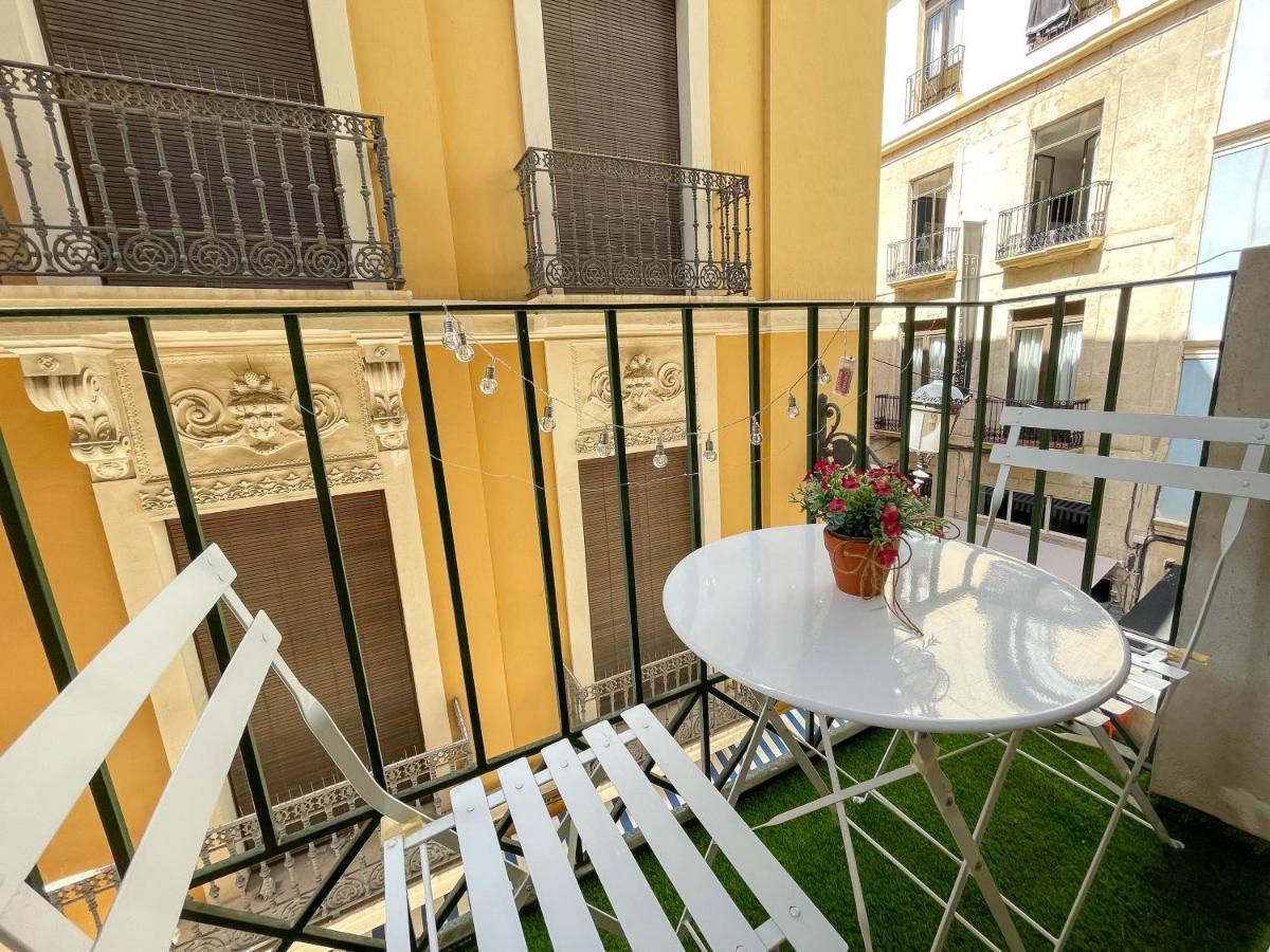 Apartamento Con Mucho Encanto En Pleno Centro Alicante Exterior foto